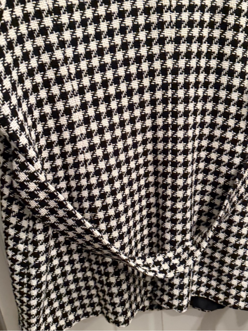 Ashley Stewart Black & White Houndstooth Double-Breasted full length coat. - Picture 4 of 6